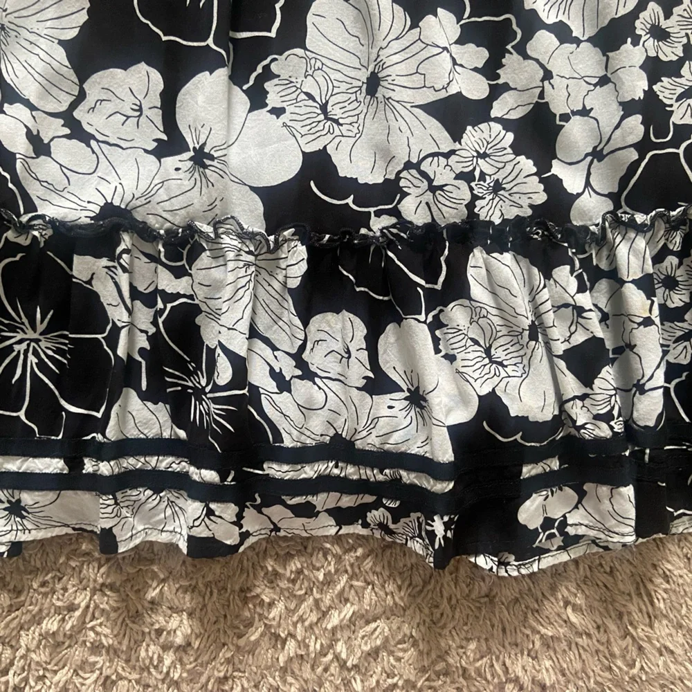 Romy Hibiscus Flower Design Spaghetti Strap Front Tie Dress - Picture 4 of 8